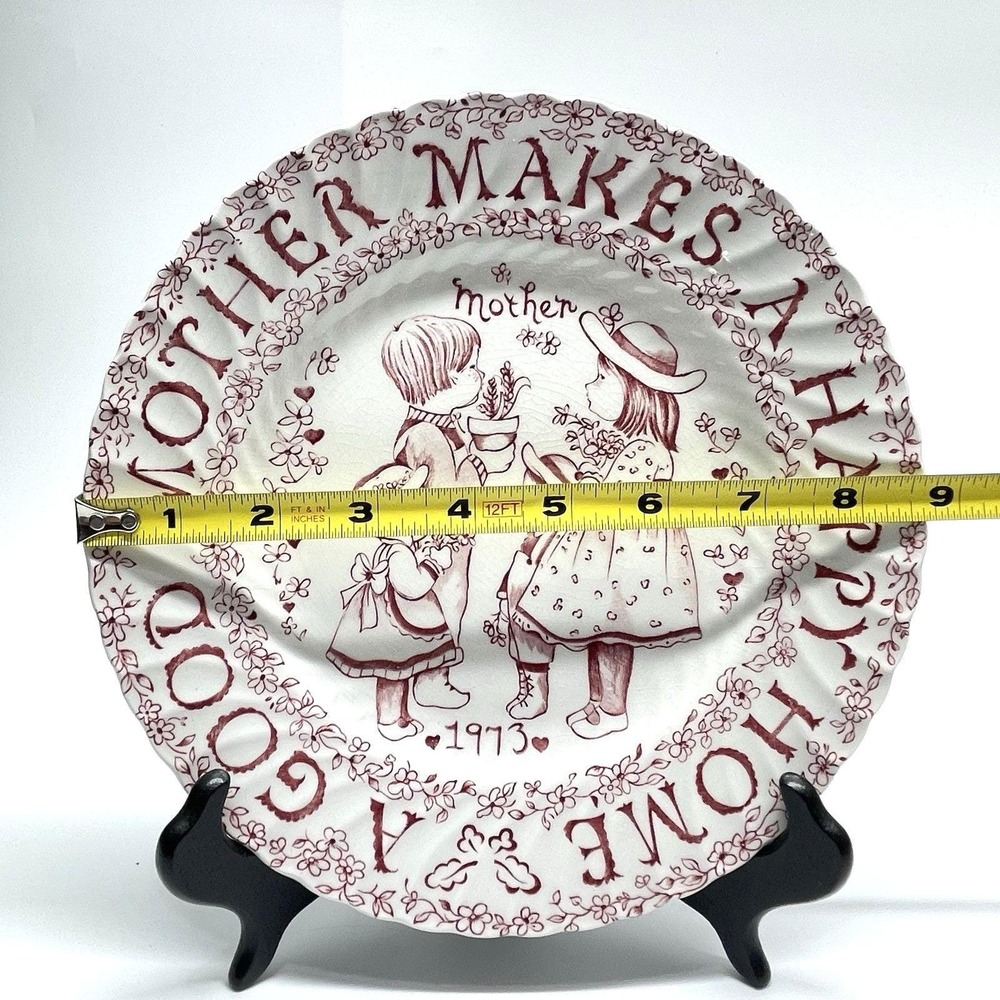Royal Crownford 1973 Plate "A Good Mother Makes a Happy Home" By Norma Sherman - Picture 8 of 8